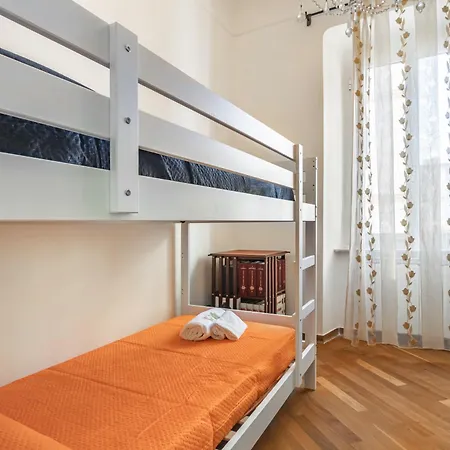 Апартаменти Da Bianca E Bruno! Chic Flat X6 Ла-Спеція