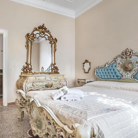 Апартаменти Da Bianca E Bruno! Chic Flat X6 Ла-Спеція