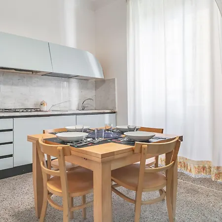 Guesthost - Da Bianca E Bruno! Chic Flat X6 * Ла-Спеція