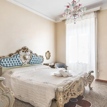 Апартаменти Guesthost - Da Bianca E Bruno! Chic Flat X6 *